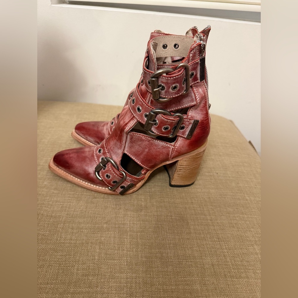 Freebird Joplin 8 Elegant Red Heeled Boots with Buckle Detail